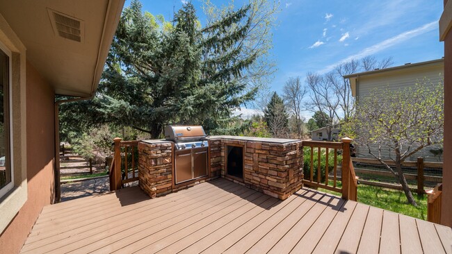 Building Photo - 5 Bedroom 3.5 Bath Home in Discovery @ Rockrimmon