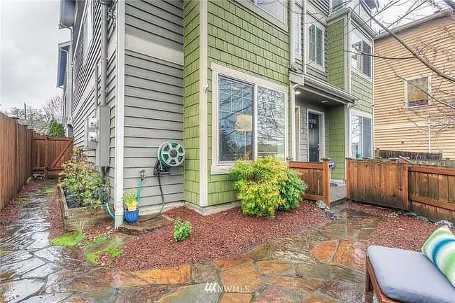 Building Photo - 8403a 8th Ave NW