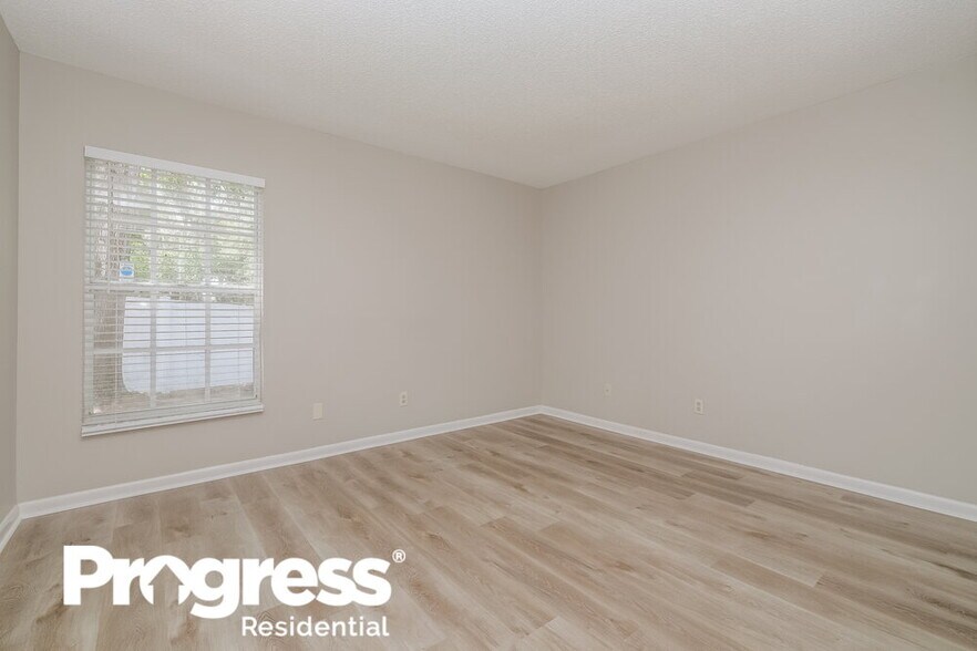 Building Photo - 10414 Ashley Oaks Dr