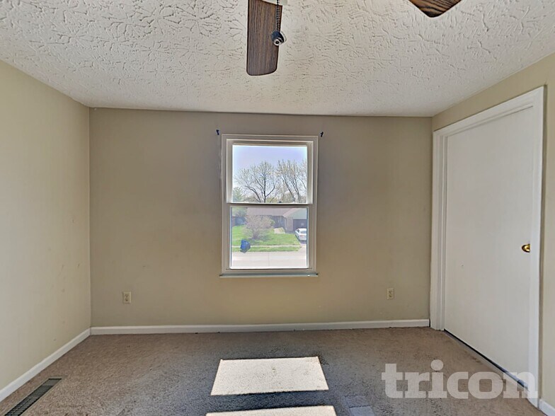 Building Photo - 3708 W 42nd Terrace