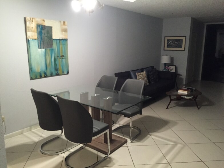 Building Photo - 1952 Laughing Gull Ln