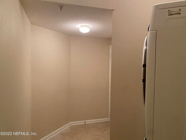 Building Photo - 8204 White Falls Blvd