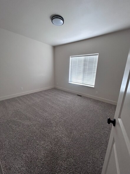 Building Photo - 108 Centennial Ct