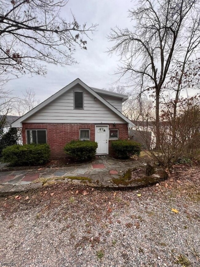 Primary Photo - 12 Gifford Rd