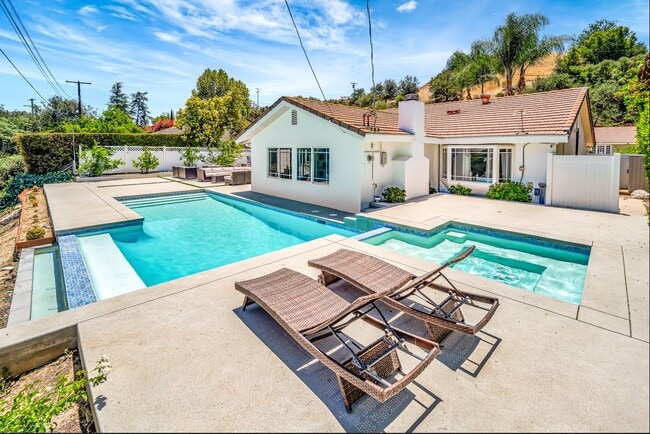 Building Photo - 22374 Algunas Rd