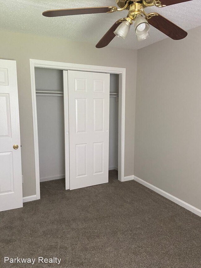 Building Photo - 3 br, 1.5 bath House - 2572 Hampstead Drive