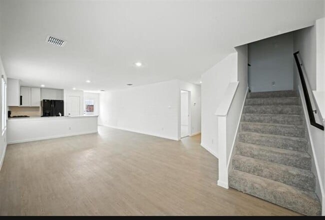 Building Photo - 205 Ashbrook St