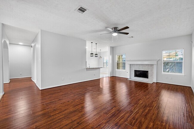 Building Photo - 6118 N Fawnlake Dr