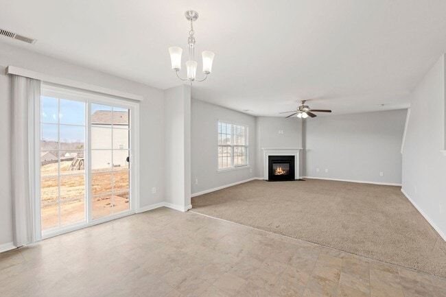 Building Photo - 200 Willow Grv Wy