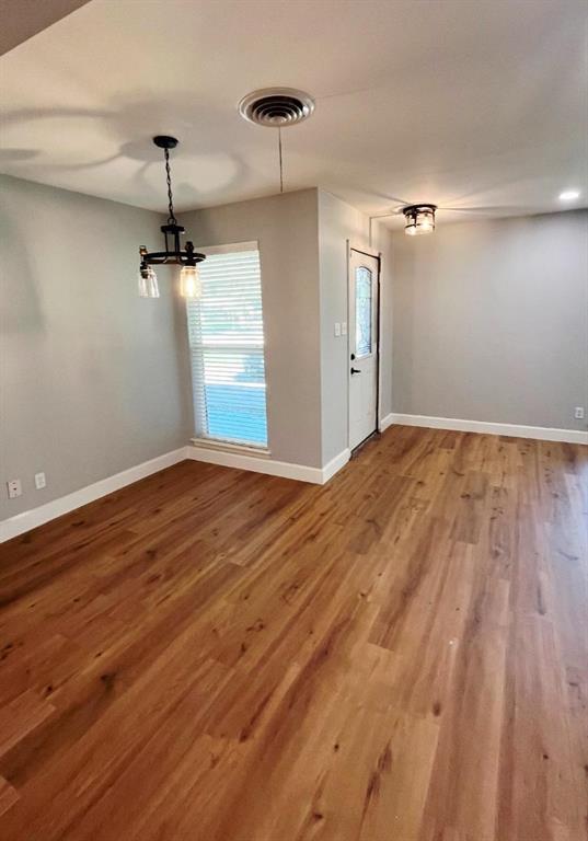 Building Photo - 1823 Shadow Bend Dr
