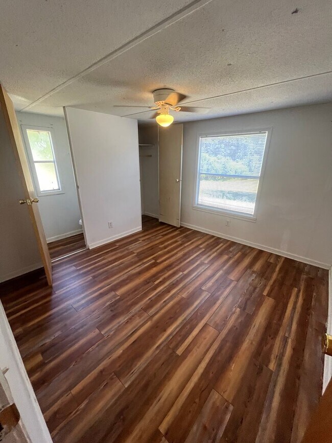 Building Photo - 5 Water Oak Ln