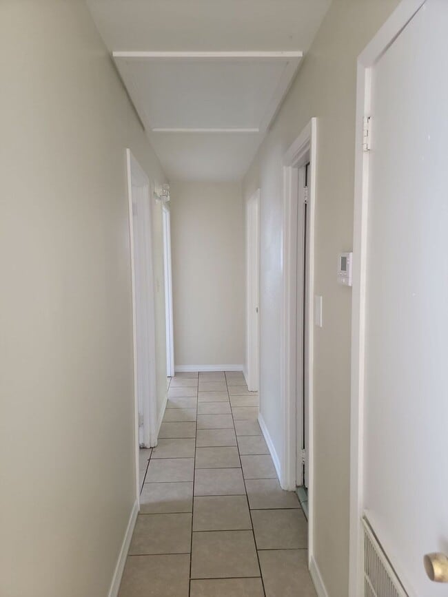 Building Photo - 3 BD 1.5 BA Ocean Springs Rental in the Go...