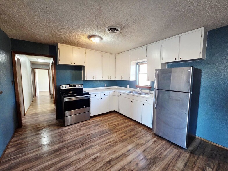 Building Photo - 1503 College Ave