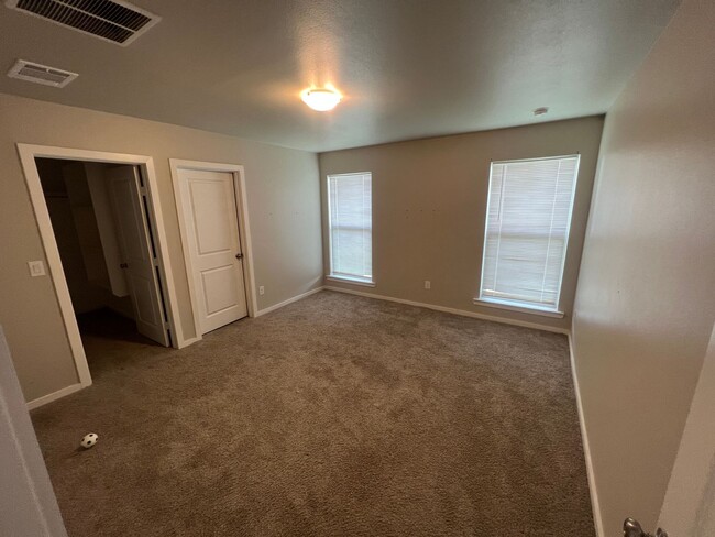 Building Photo - Frenship ISD 3 bed 2 bath 2 car garage, PR...