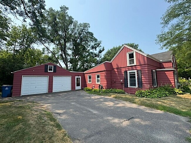 Building Photo - CHARMING 2BD 1BA HOME IN HAMEL
