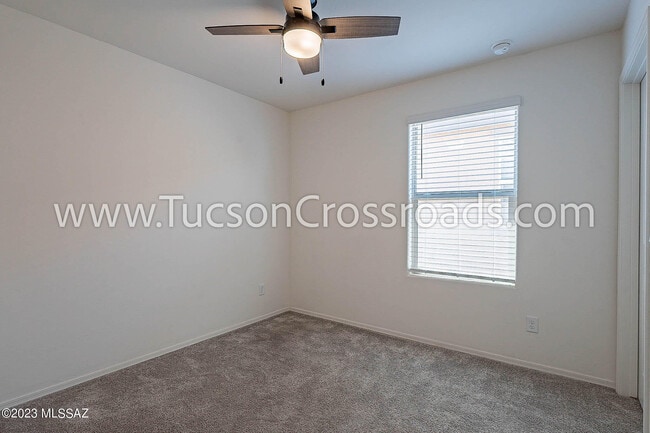 Building Photo - 10611 W Halsey Dr