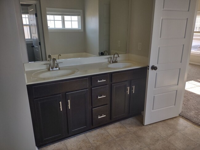 Building Photo - Start 2026 with this HOME!!!