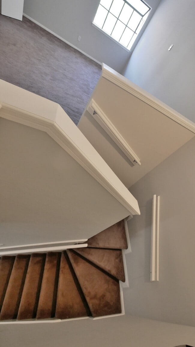 Building Photo - 8003 Oakwood Forest Dr