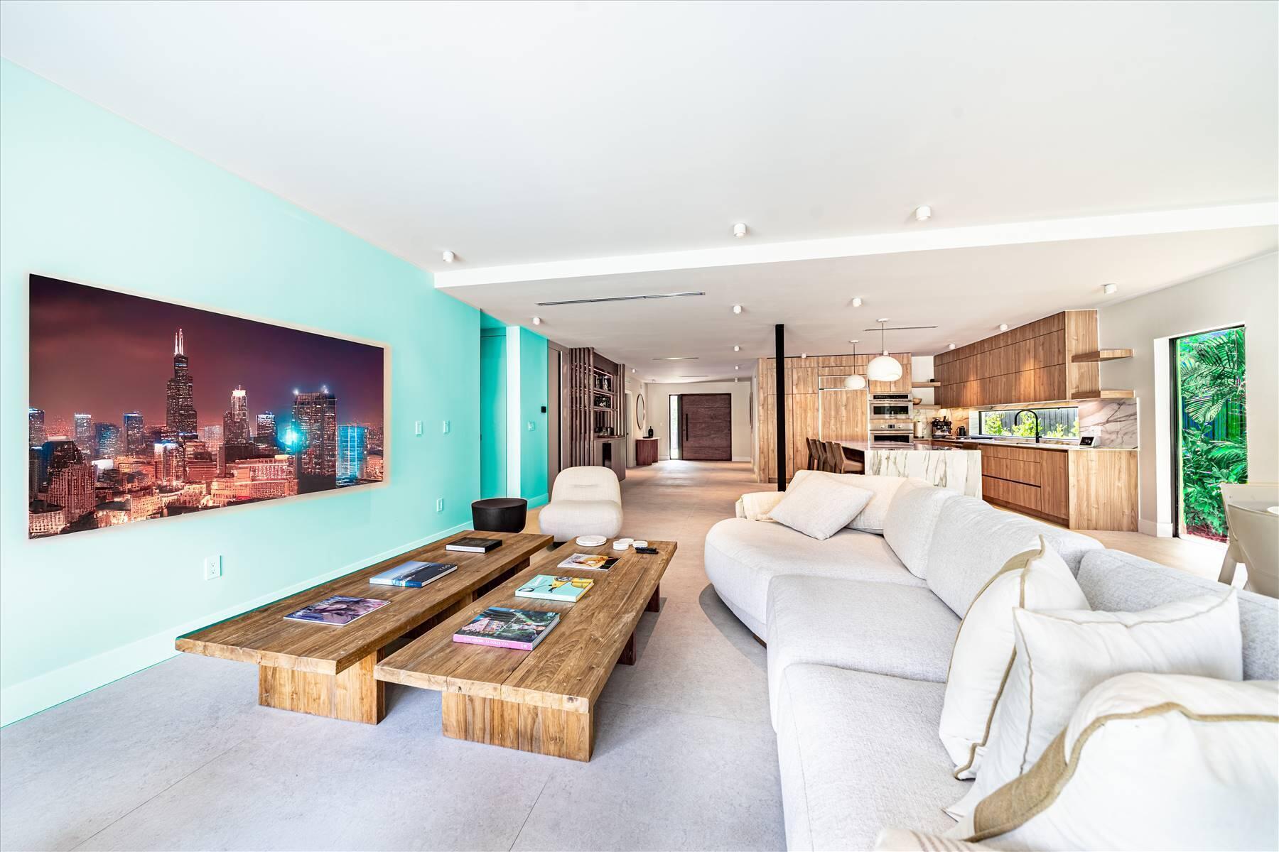 Building Photo - 7610 Bayside Ln