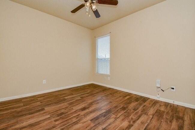 Building Photo - 4310 S Vineyard Mdw Ln