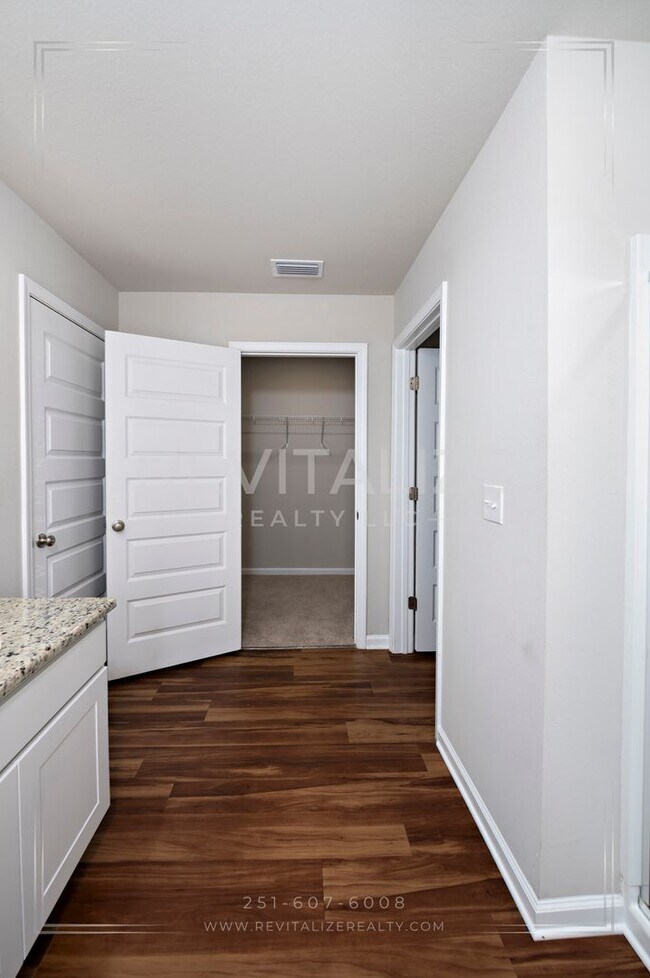 Building Photo - Dream 2-Story 5 BD 3 BA House in Spanish Fort!