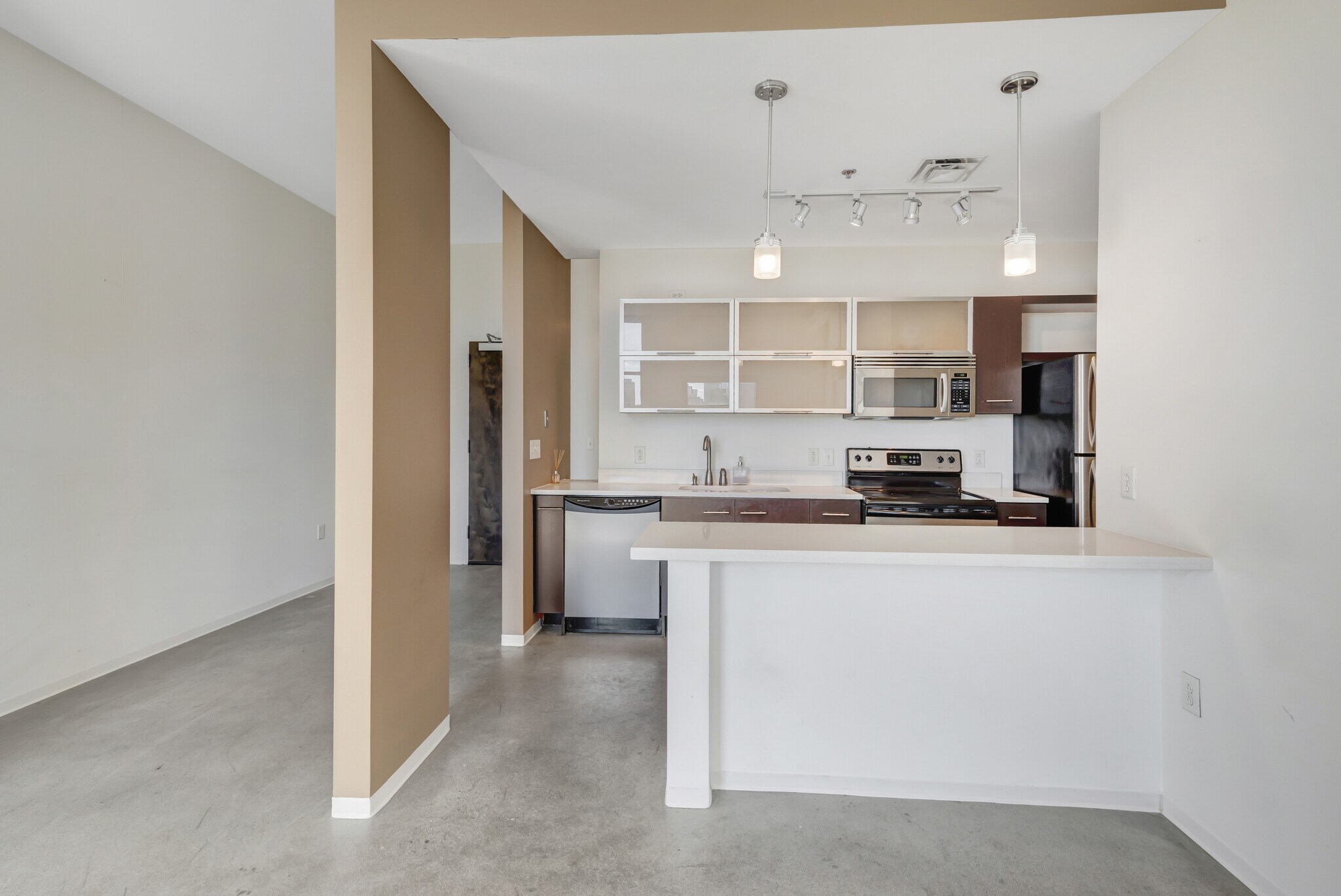 Building Photo - 2115 Yeaman Pl