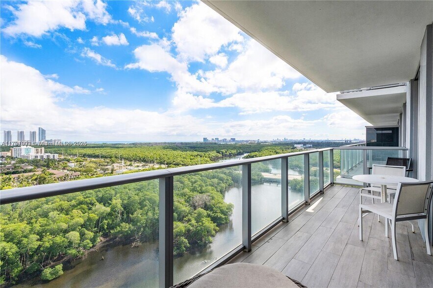 Building Photo - 16385 Biscayne Blvd