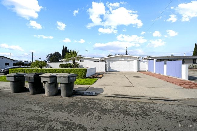 Building Photo - Showing Times: to schedule a viewing, please contact us