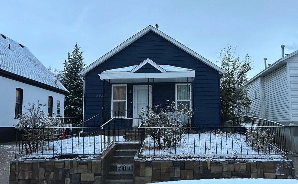 Primary Photo - 2019 Adams Ave