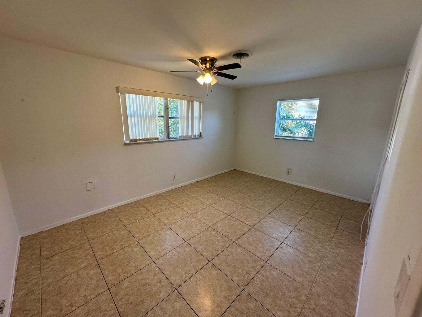 Building Photo - 308 SE 12th St