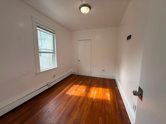 Building Photo - 153 Bailey St