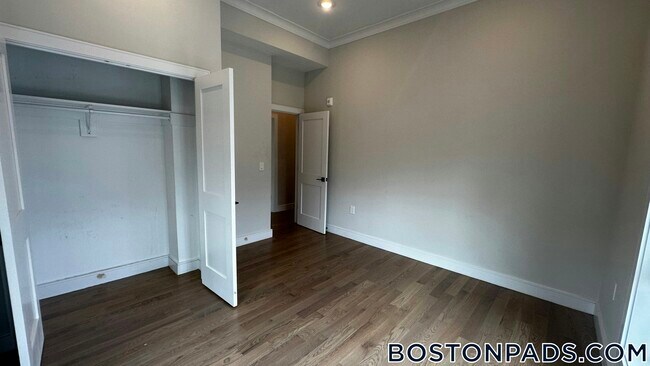 Building Photo - 16-18 HighGate St.