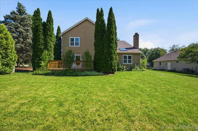 Building Photo - 13 Saddlewood Ct