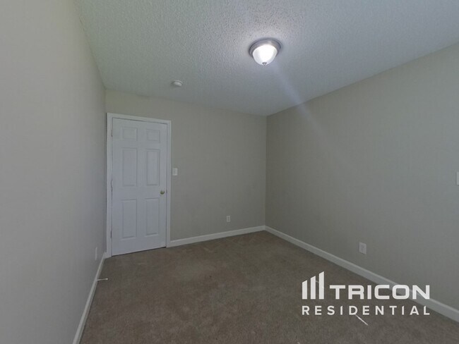 Building Photo - 4827 Hopewood Ln