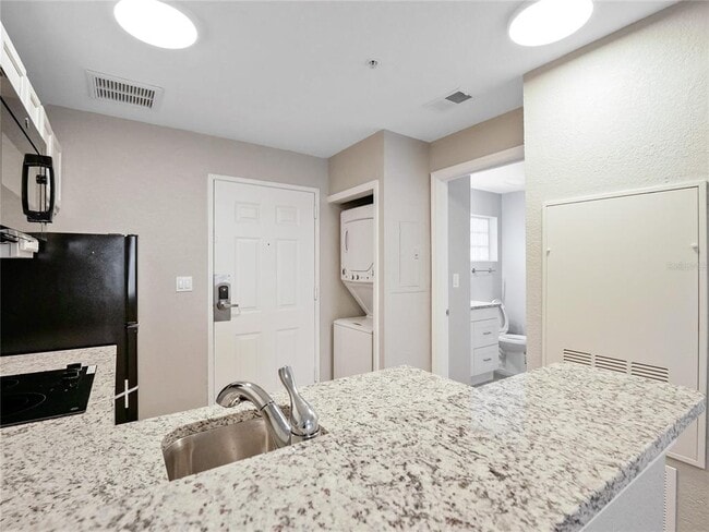 Building Photo - 7503 Atlantis Way
