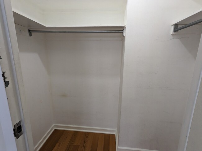 Building Photo - 253 E Delaware Pl