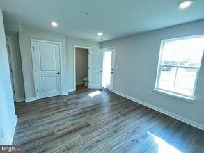 Building Photo - 905 Magnolia Ln