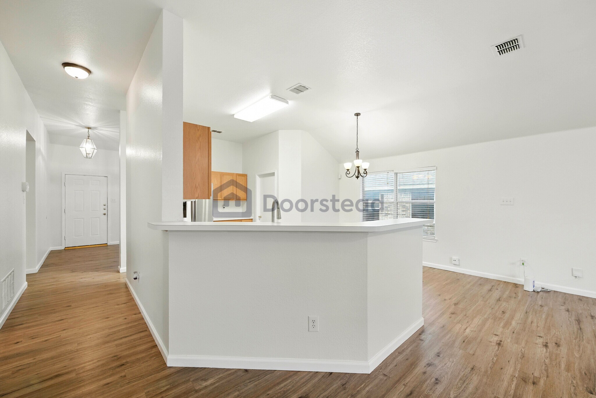 Building Photo - 523 Elk Run Dr