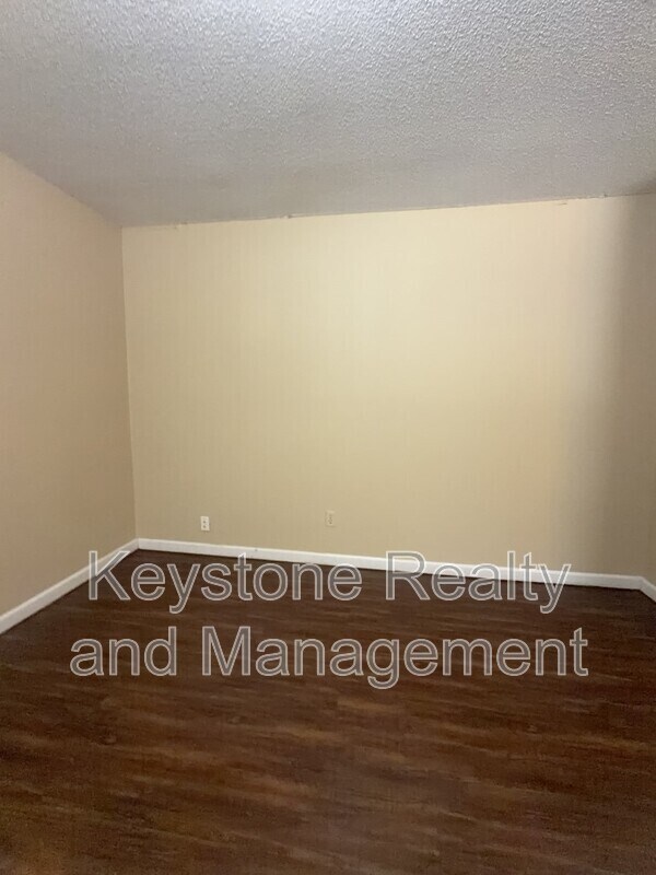 Building Photo - 1375 Thompsonville Ln