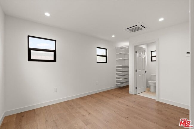 Building Photo - 3792 S Van Ness Ave