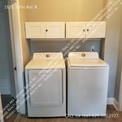 Building Photo - 1821 10th Ave N