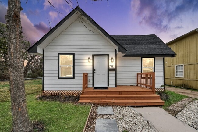 Building Photo - 2811 Winbern St