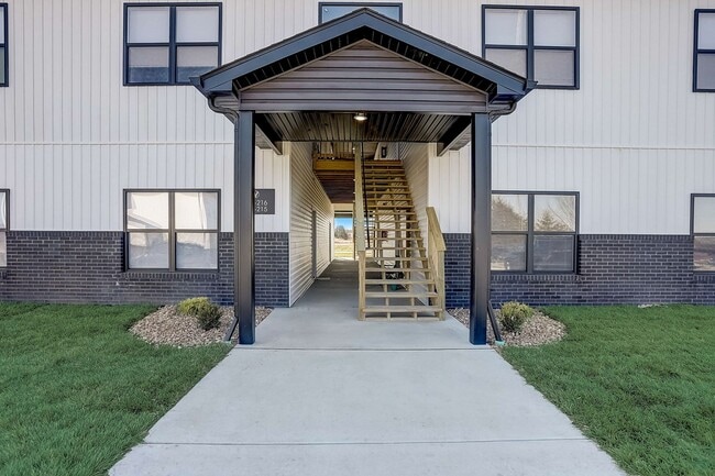 Building Photo - 1603 Parkview Dr