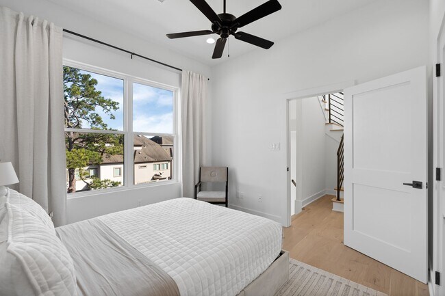 Building Photo - 8705 Ojeman Villas Dr