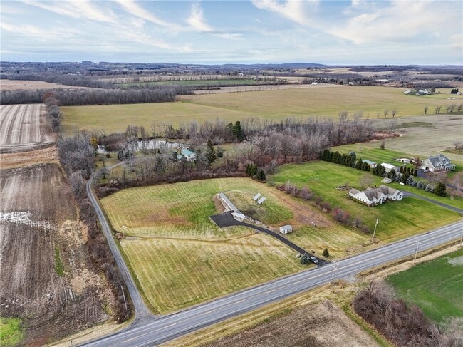 Building Photo - 2654 Whalen Rd