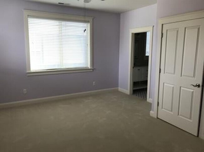 Building Photo - 4484 Alexander St