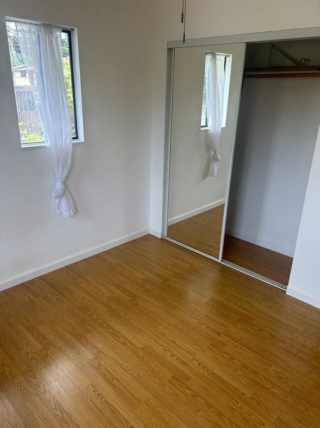 Building Photo - 3bd / 2ba Duplex Unit – Poipu Rd – Pet Friendly