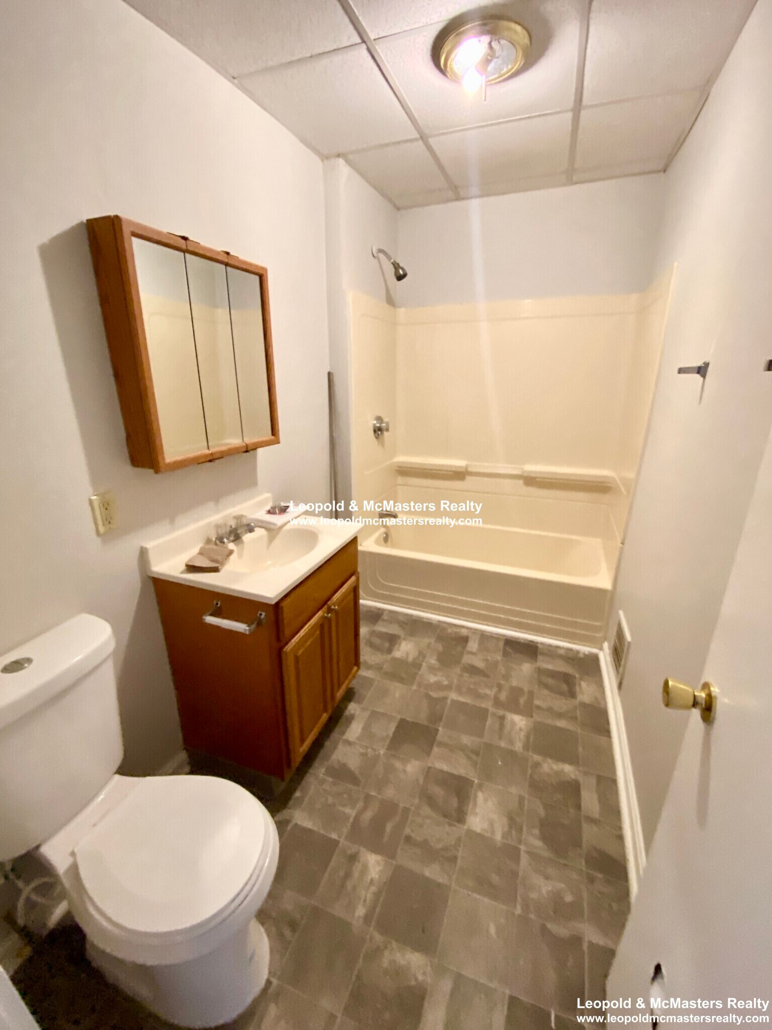 Building Photo - 19 Roseclair St