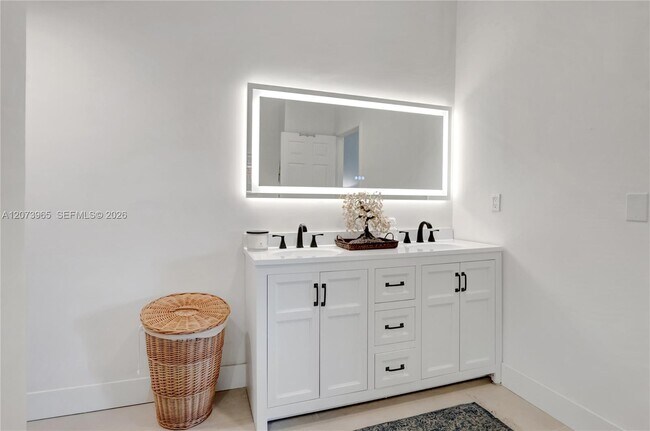 Building Photo - 7616 Elm Ridge Dr