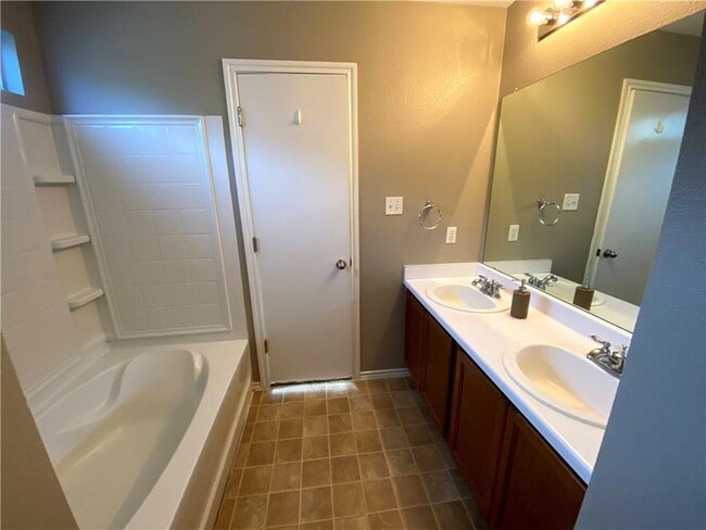 Building Photo - 12817 Chime Dr